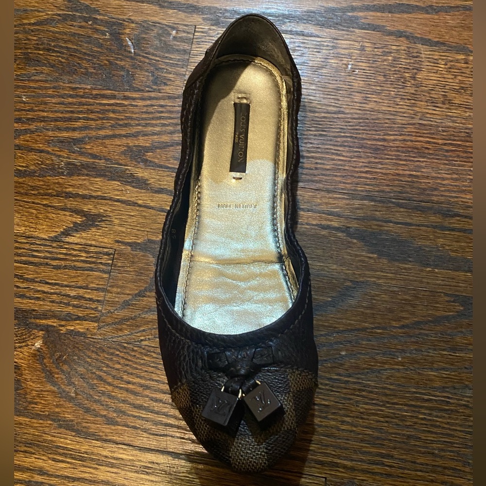 Louis Vuitton flats